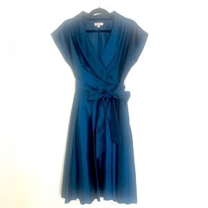 Classic blue cocktail dress in sz 10 side zipped.